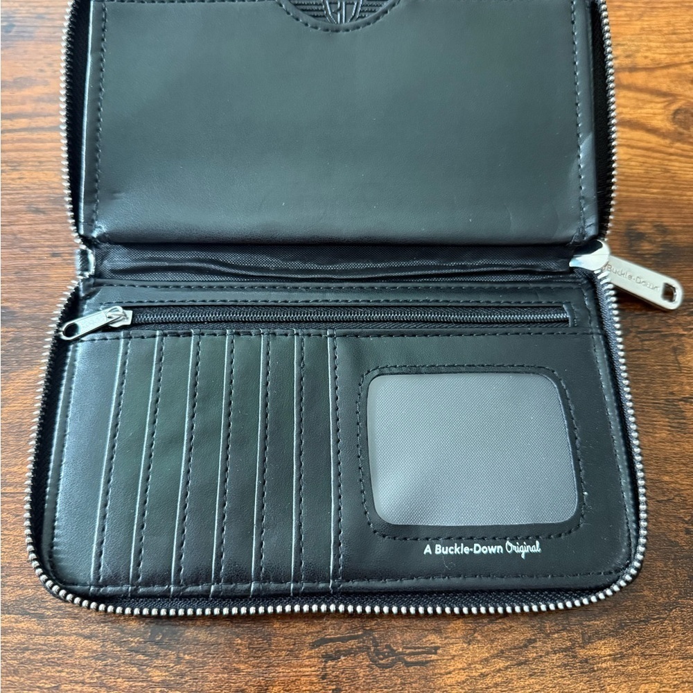 Buckle-Down Disney Mickey and Friends zip-around wallet - Picture 5 of 8